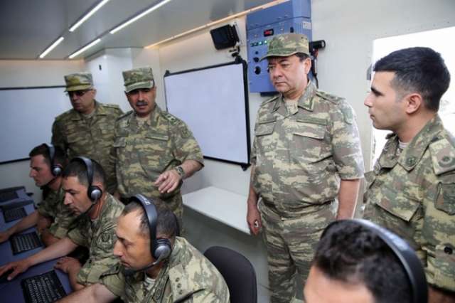 Azerbaijani defense minister visits Air Force Training Center
