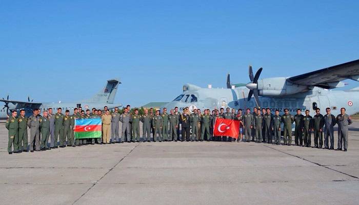 Los pilotos militares del ejército turco llegaron a Azerbaiyán a los ejercicios TurAz Qartalı-2017