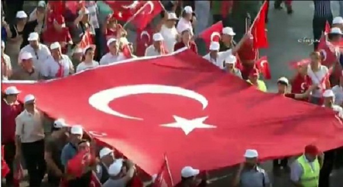 Türkei: Zehntausende Arbeiter demonstrieren für Einheit
