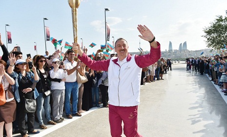 Baku 2015 Flame arrived in capital after traveling to Azerbaijan`s regions and legendary Oil Rocks - PHOTOS