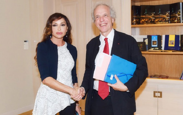 Mme Mehriban Aliyeva a rencontré avec le président de l’Université de Strasbourg