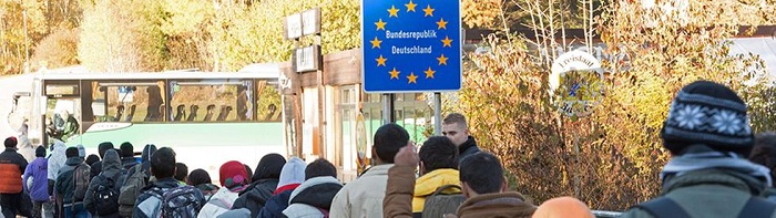 CSU will Flüchtlinge ohne Pass an Grenze abweisen