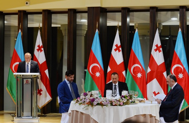 İlham Əliyevin şərəfinə ziyafət verildi - FOTOLAR