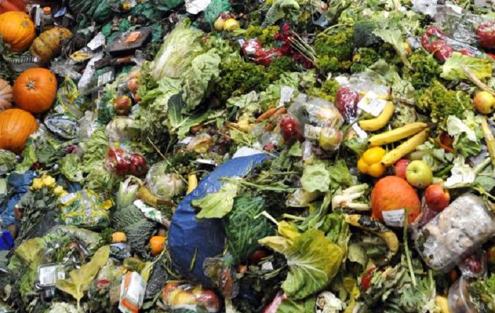 French supermarkets banned from throwing away and spoiling unsold food