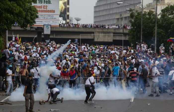 Un militar venezolano muerto por una francotirador en una protesta antigubernamental