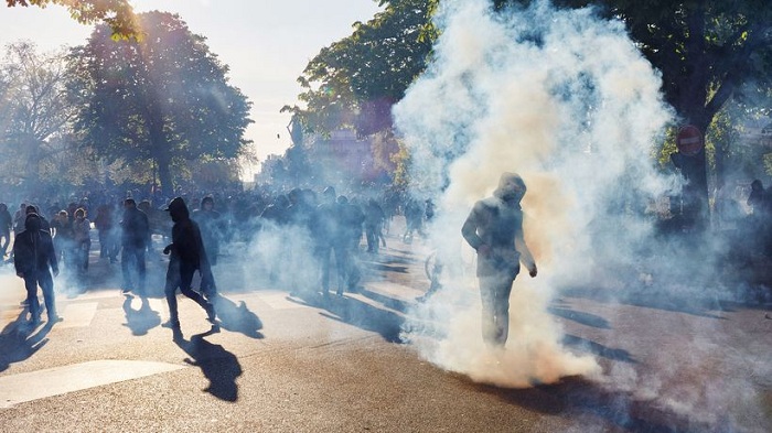 Polizei löst Nuit-debout-Demonstration gewaltsam auf