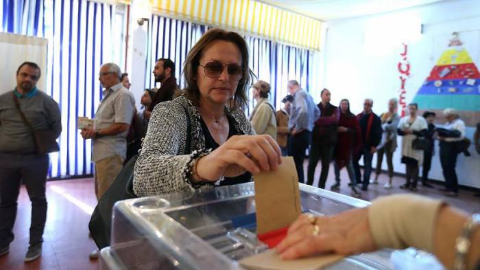 Législatives en France: ouverture des bureaux de vote