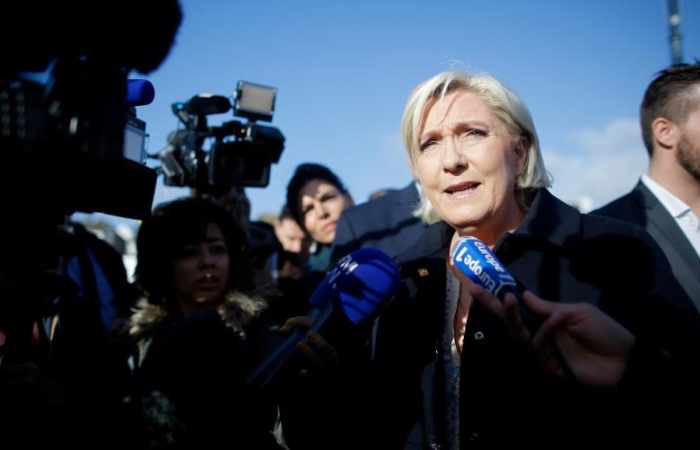 French election race tightening three weeks from vote, poll shows