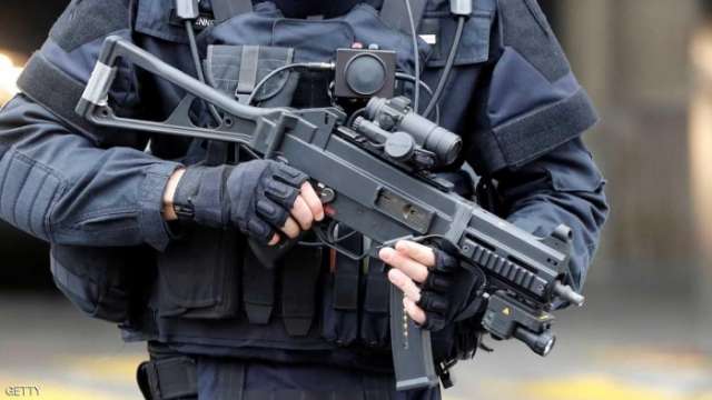 شرطي فرنسي يقتل 3 أشخاص ثم ينتحر