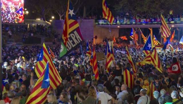 إسبانيا: دعوات للتظاهر على خلفية أزمة كتالونيا