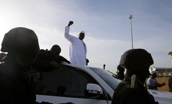 Streitkräfte stehen an Gambias Grenze