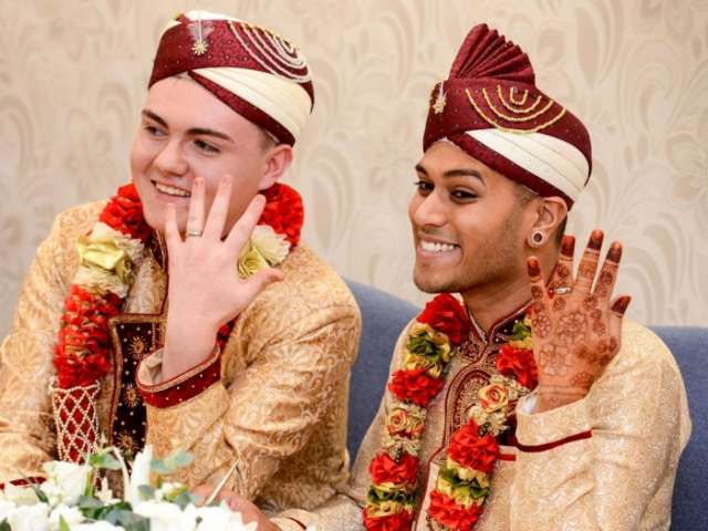 'First' Muslim gay wedding takes place in Britain