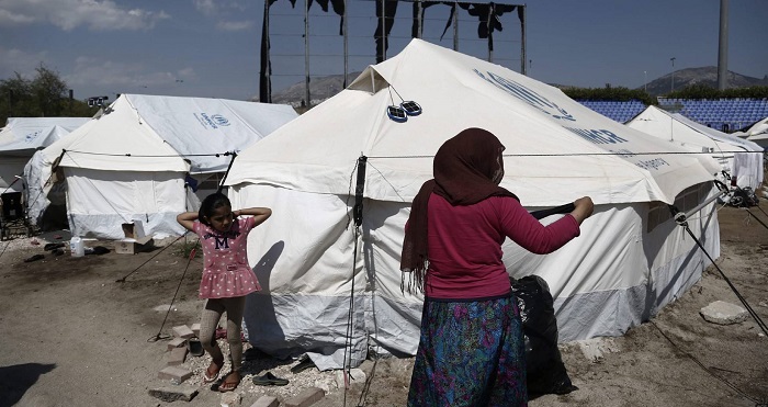 La UE presiona a Grecia para que expulse ya a los primeros refugiados