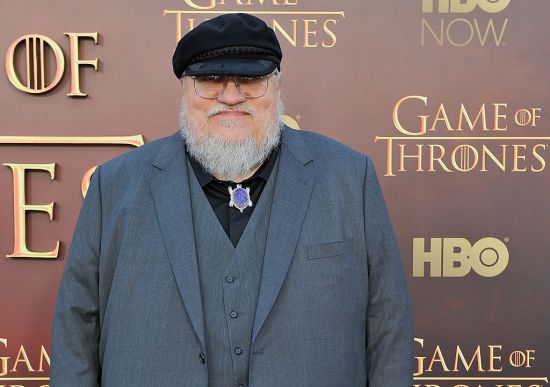 L`auteur des romans qui ont inspiré la série `Games of Thrones` annonce un sixième tome en 2017