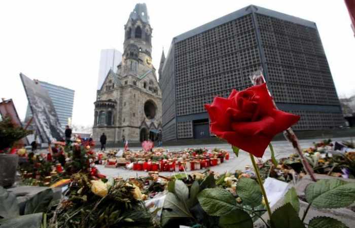 Germany deporting more 'potential attackers' after Berlin attack