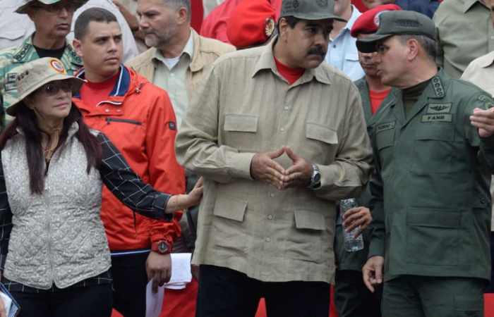 Fuerza Armada de Venezuela expresa su respaldo "incondicional" a Maduro