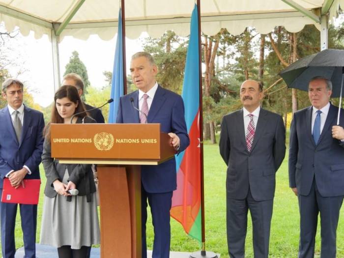 En Ginebra fue inaugurado el monumento regalado por  la República de Azerbaiyán