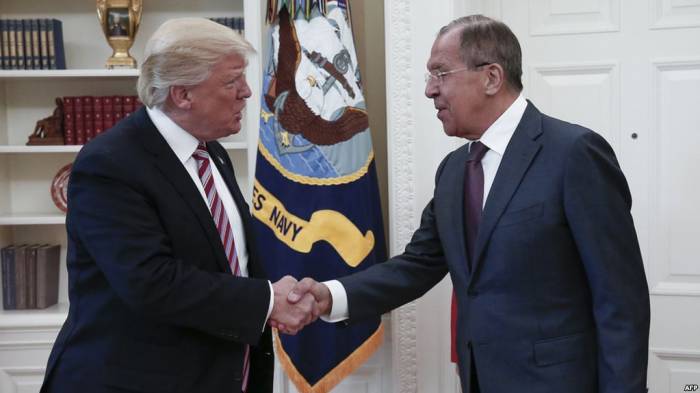 Trump accusé d'avoir révélé aux Russes des informations classifiées