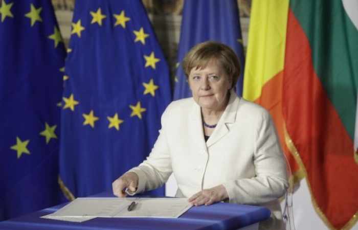 Scrutin test pour Merkel à six mois des législatives