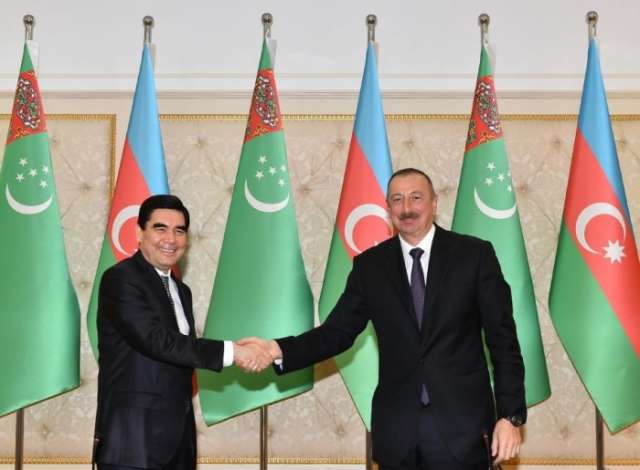 هنأ رئيس تركمانستان رئيس اذرببجان إلهام علييف.