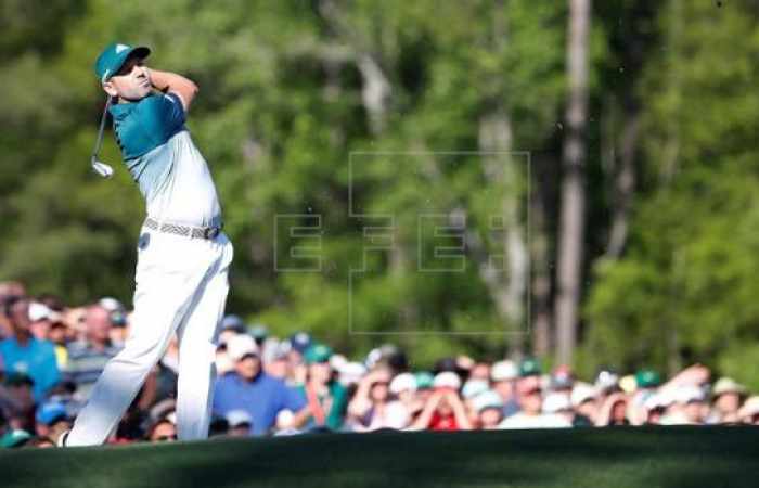 El golfista Sergio García se hace grande en Augusta