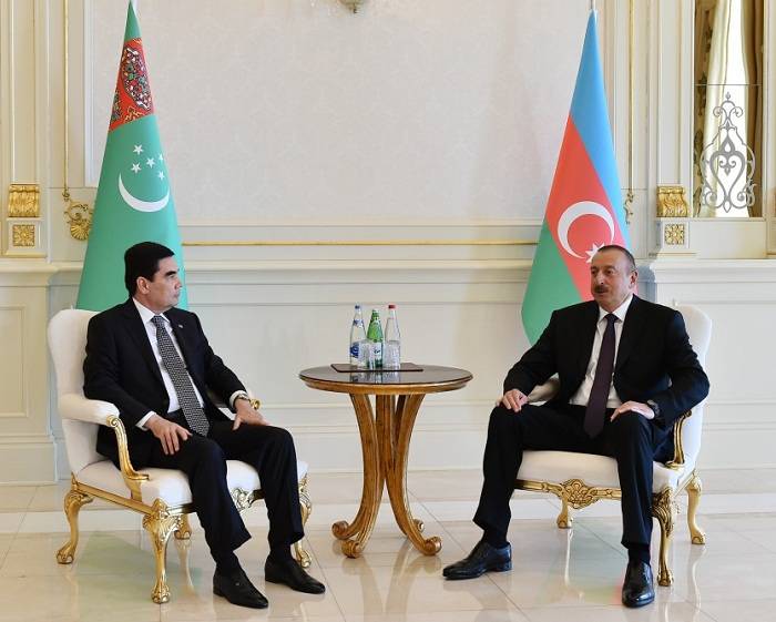 Entretien en tête-à-tête des présidents Ilham Aliyev et Gourbangouly Berdymoukhamedov