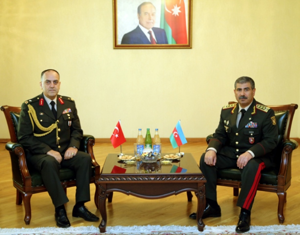 Zakir Həsənov türkiyəli generala medal verdi