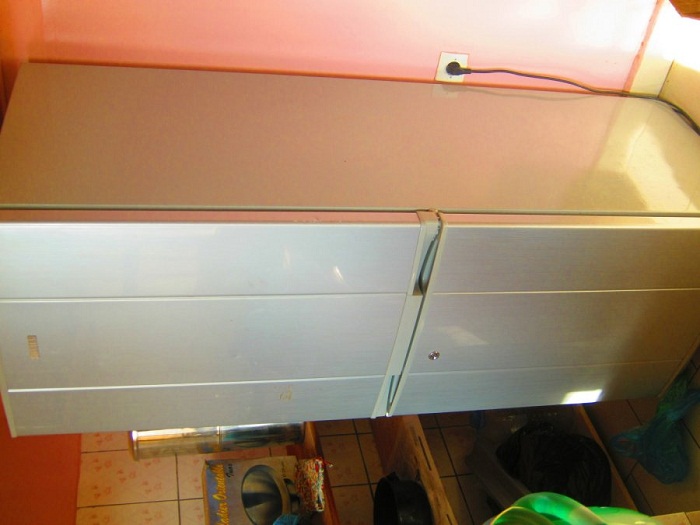 Elle trouve un cadavre dans un frigo d`occasion