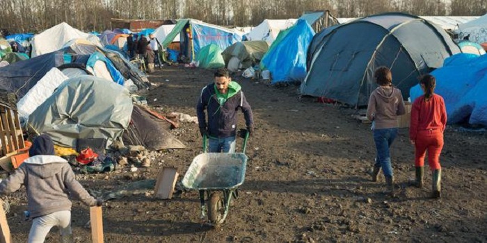 Grande-Synthe: 700 migrants quittent le camp