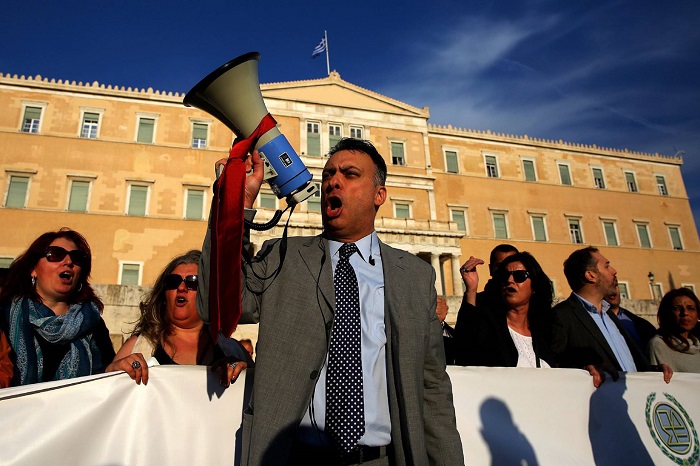 El Parlamento griego aprueba la reforma de las pensiones