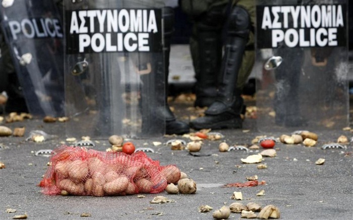 Grèce: les agriculteurs manifestent à Athènes