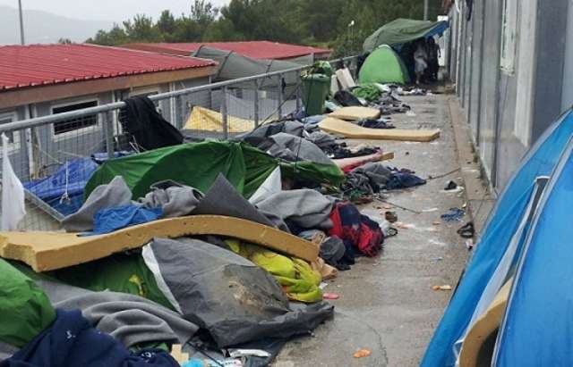 Over 70 refugees come to Greek Samos Island