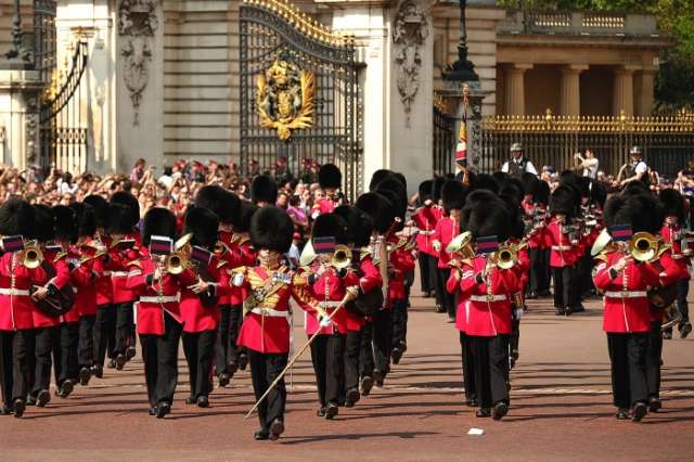Changing of the Guard cancelled at Buckingham Palace after Manchester Bombing