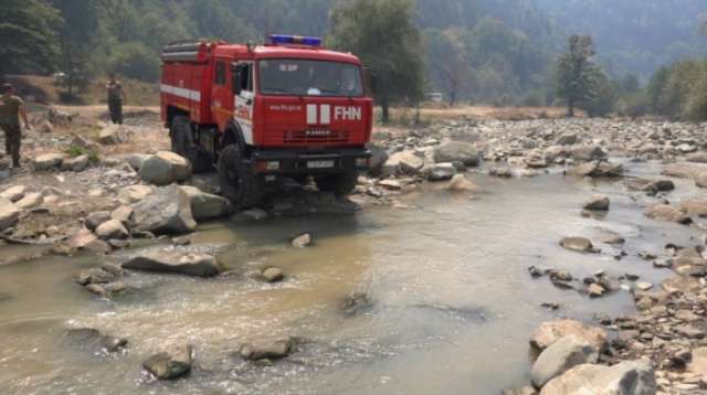 Azerbaijan’s firefighters extinguish fire in area of 4ha in Georgia