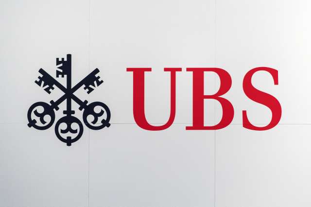 UBS s`implique dans un scandale de 13 milliards € de blanchiment d`argents en France