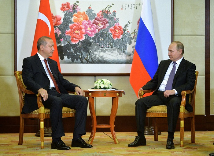 Poutine d`accord pour le gel des exportations russes sur la production de pétrole - iNFO flash