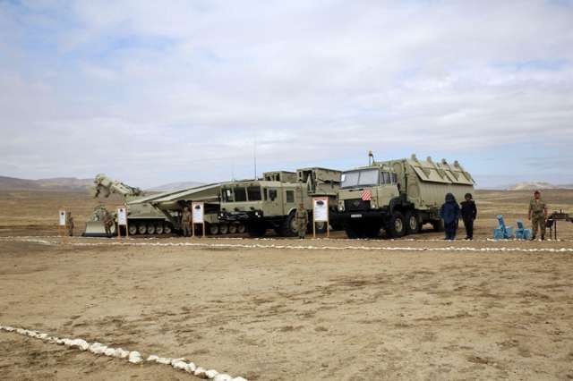 Azerbaijani army units hold tactical, special drills
