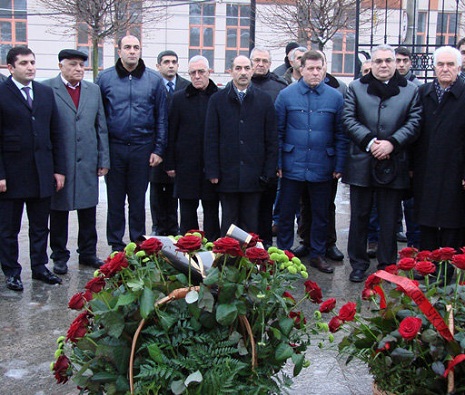 Ukraynada Heydər Əliyevin xatirəsi anıldı - FOTO