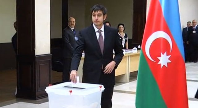 Heydar Aliyev a voté pour la première fois