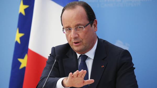 Hollande regrette profondément des incidents graves dans le Haut-Karabakh