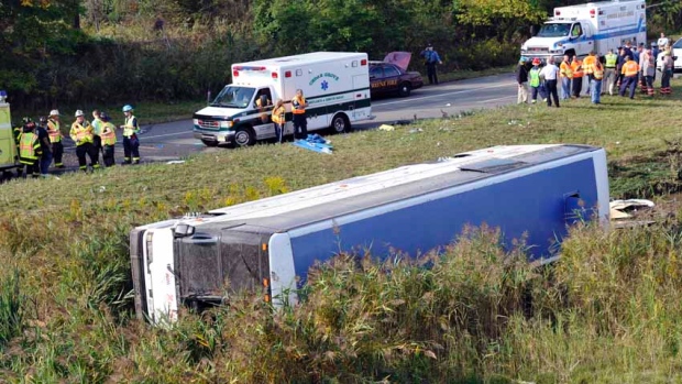 Bus With College Students Overturns in US State of Virginia, Injures 33