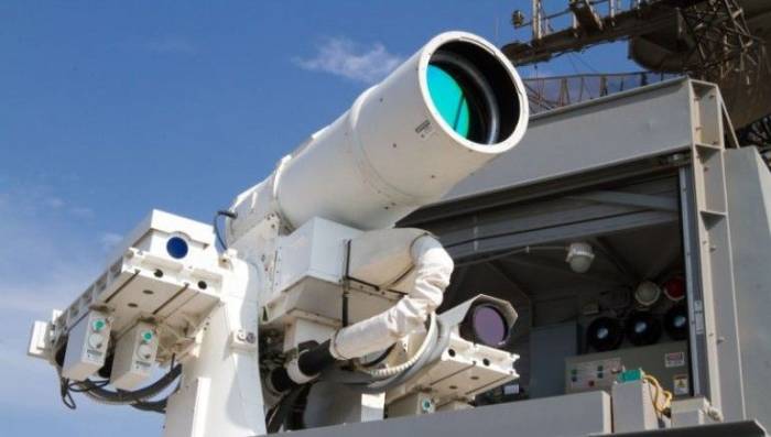 Les Etats-Unis ont testé une arme laser dans le Golfe persique - VIDEO