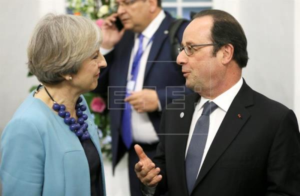 Hollande pide países europeos den prioridad a UE frente a relación con EEUU