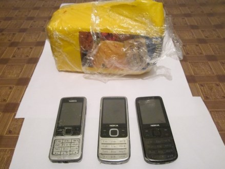 Holland pendirində telefon keçirmək istədi - Foto