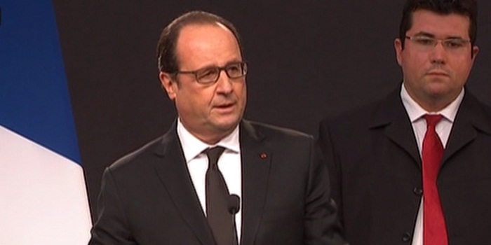 Accident de car: Hollande promet "la vérité" aux familles