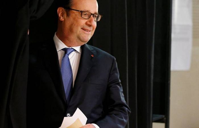 Hollande vota en las presidenciales en Francia