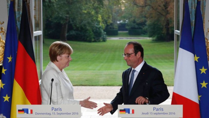 Hollande y Merkel fijan marzo de 2017 como límite para pactar la nueva Europa