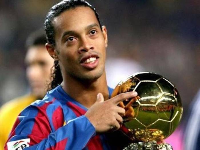 Brésil : Ronaldinho prend sa retraite, selon son frère