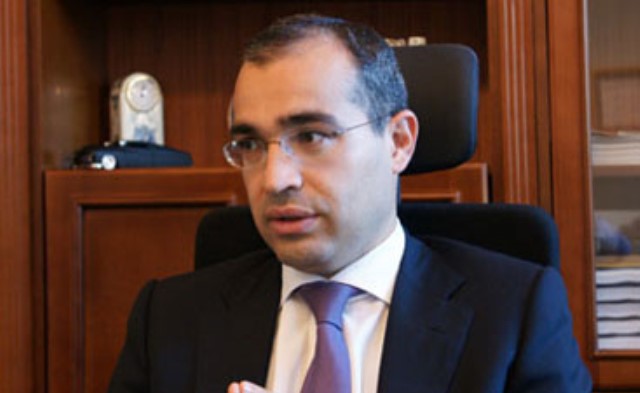 Mikayıl Cabbarov müşavirini işdən çıxardı