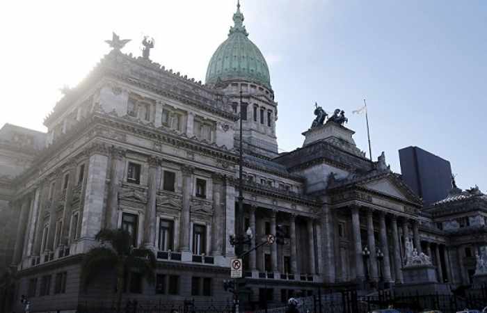 Humo negro cubre el cielo de Buenos Aires